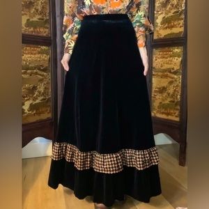 1970's vintage black velvet long skirt